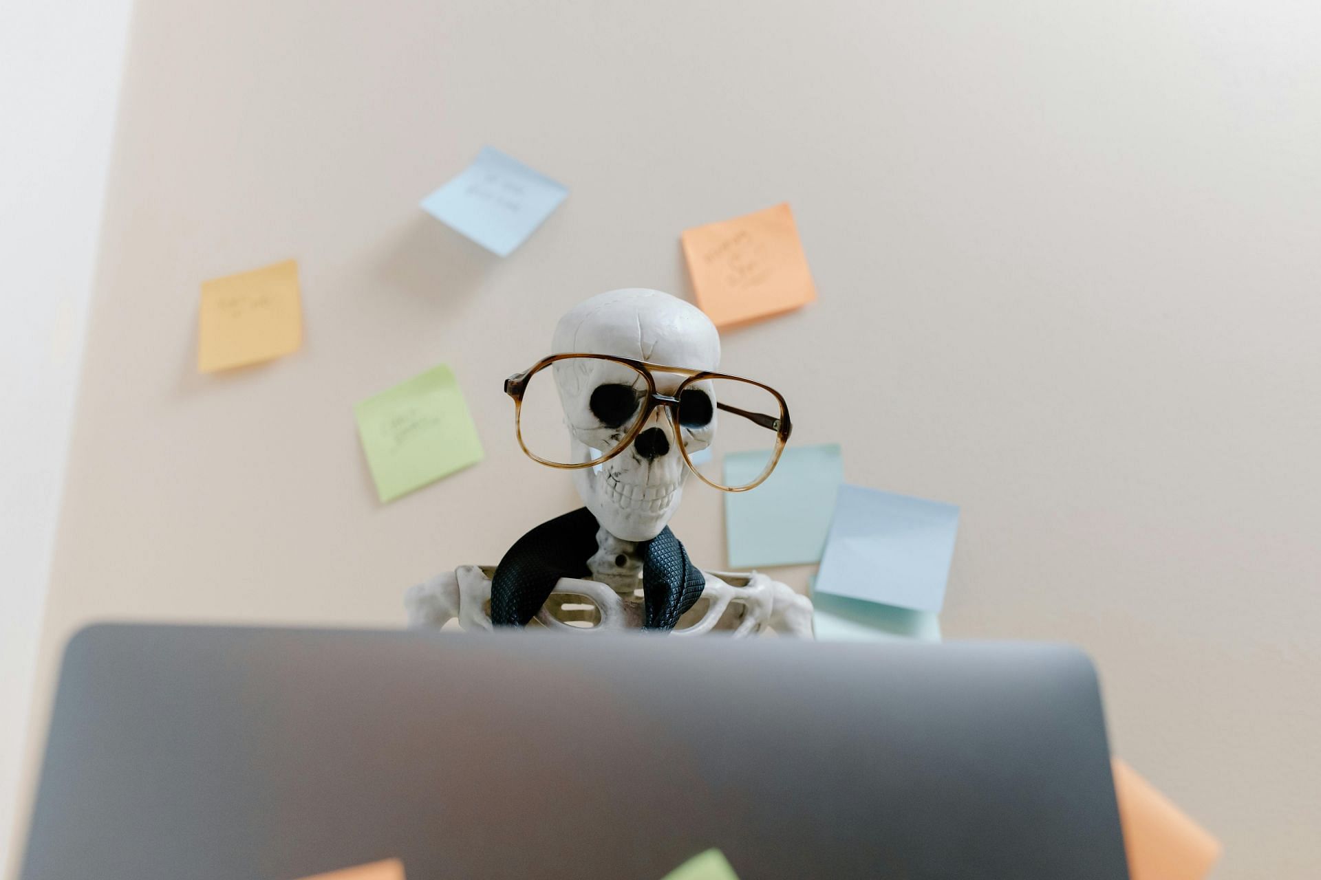 Is there a way to manage this exhaustion? (Image via Pexels/Tara Winstead)